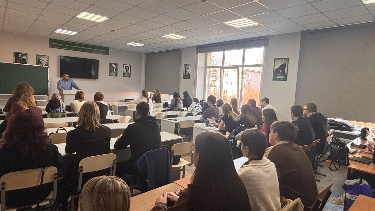 Студенты узнали о системе судейского отбора и рисках не получить мантию из-за одной ошибки от судьи Северного флотского военного суда