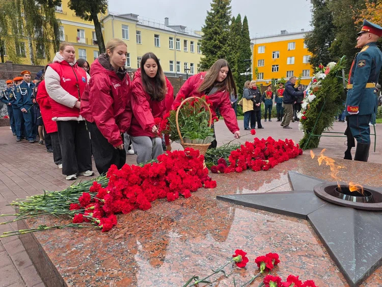 Студенты почтили память освободителей Смоленщины