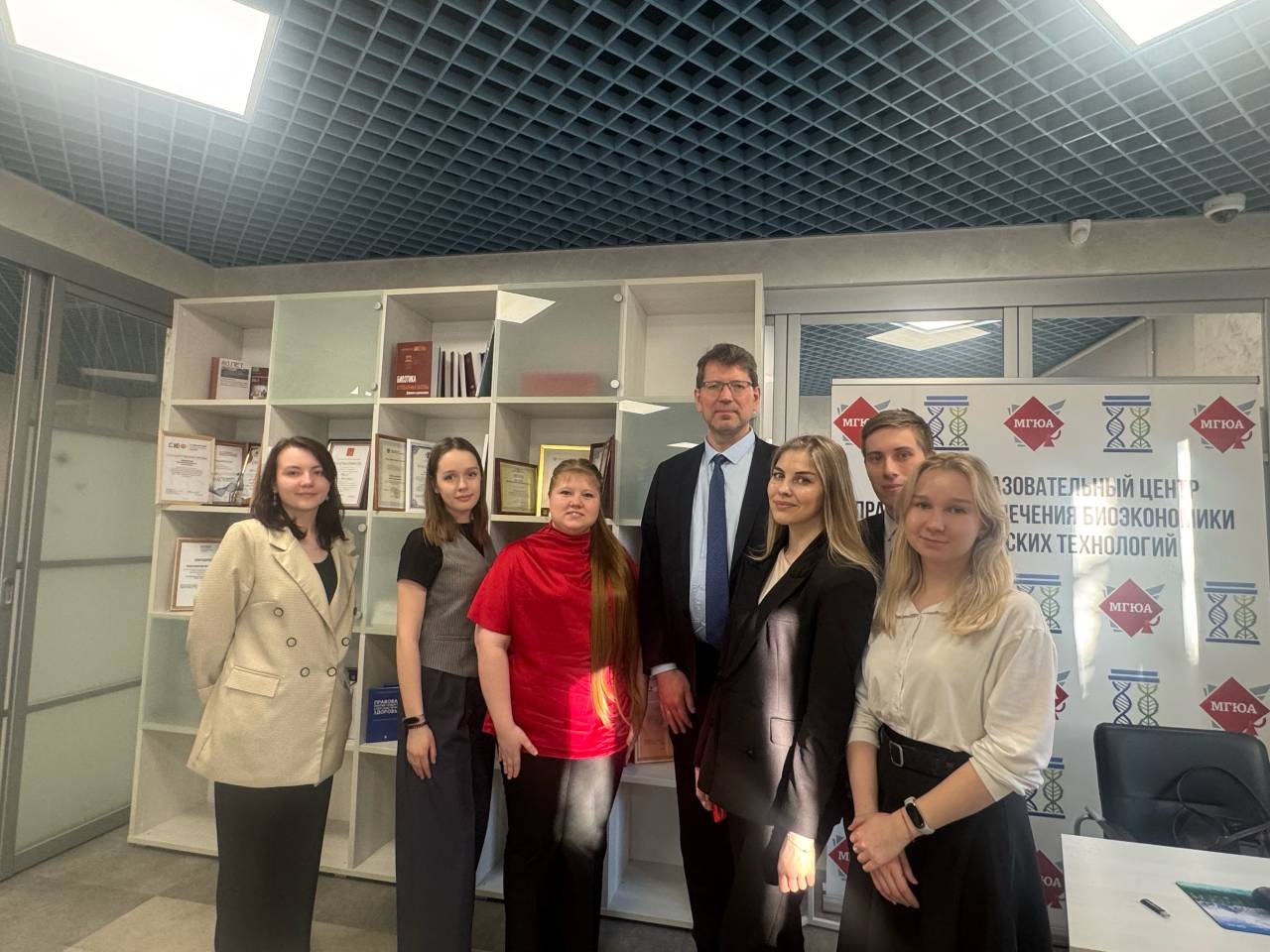 Студентка Смоленского филиала Дрогалина Екатерина  на XXV Международном Конгрессе молодых ученых