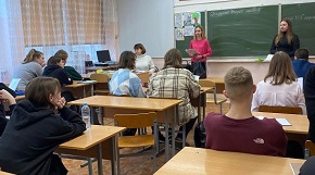 Рейды по школам продолжаются